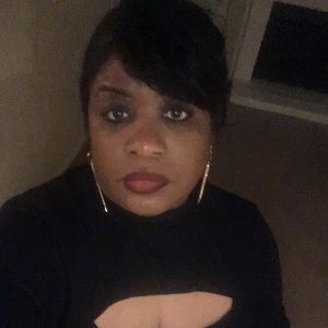 Meet your Posher, Angelique